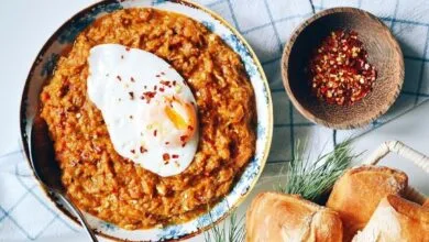 روش تهیه میرزا قاسمی با بادمجان کبابی و رب گوجه | تلخی بادمجان را چگونه بگیریم ؟ ؛ فوت و فن خوشمزه شدن میرزا قاسمی