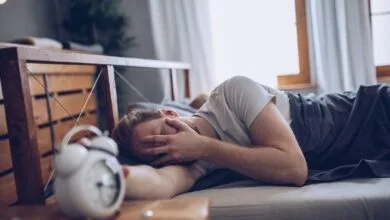 برای تنظیم خواب چه بخوریم ؟ ؛ ۷ خوراکی برای خواب بهتر