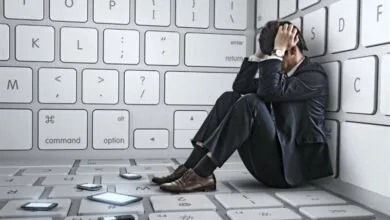 پرسه زدن در شبکه‌های اجتماعی به سلامت روان آسیب می زند