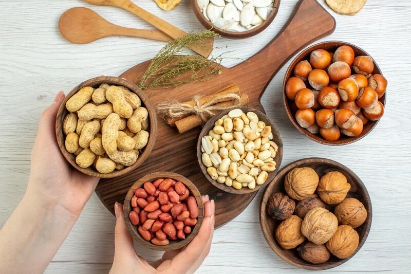 خوراکی های مفید برای جلوگیری از ریزش مو ؛ خوردن کدام میوه ها باعث جلوگیری از ریزش مو می‌شود ؟