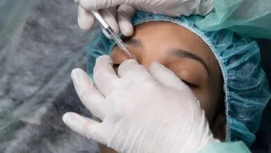 همه چیز درباره جراحی بینی: از انتخاب مدل تا کاهش ورم بعد از عمل همه چیز درباره جراحی بینی: از انتخاب مدل تا کاهش ورم بعد از عمل