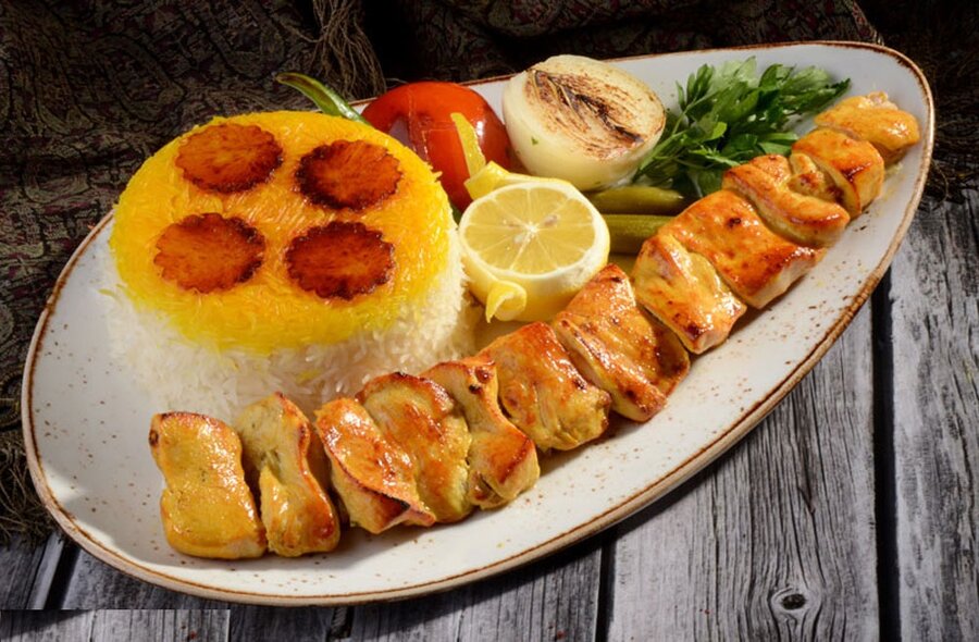 بدون نیاز به سیخ و منقل، جوجه کباب قابلمه ای درست کنید