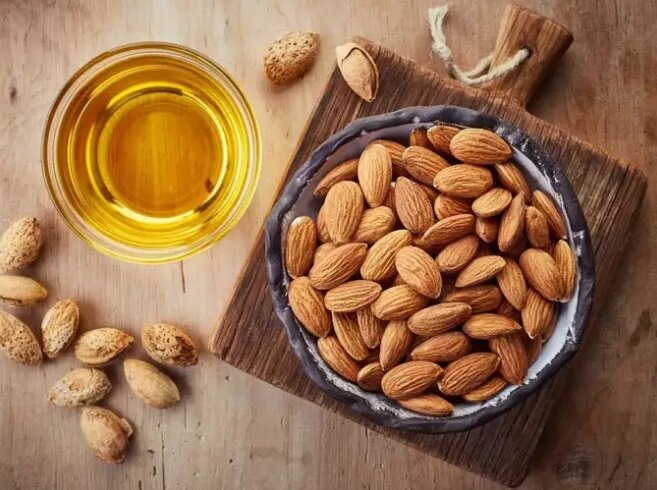 روغن بادام شیرین برای چی خوبه ؟ | بهترین روغن برای پوست صورت را بشناسید