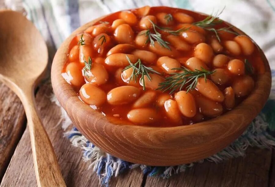 طرز تهیه خوراک لوبیا چیتی با سیب زمینی و قارچ، یک صبحانه کامل و مقوی 