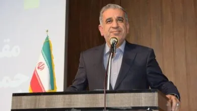 اصلاحطلب و اصولگرا دو بال نظام جمهوری اسلامی هستند اصلاحطلب و اصولگرا دو بال نظام جمهوری اسلامی هستند