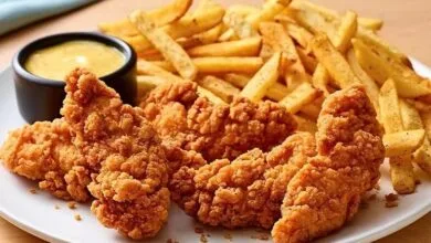طرز تهیه مرغ سوخاری رستورانی با سس و سیب زمینی سرخ کرده مخصوص