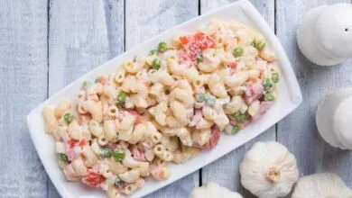 طرز تهیه سالاد ماکارونی با کالباس برای ۴ نفر طرز تهیه سالاد ماکارونی با کالباس برای ۴ نفر