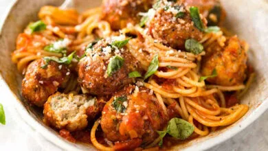 طرز تهیه اسپاگتی میت بال با سس مخصوص طرز تهیه اسپاگتی میت بال با سس مخصوص